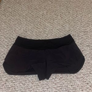 Lululemon speed up shorts 2.5" low rise